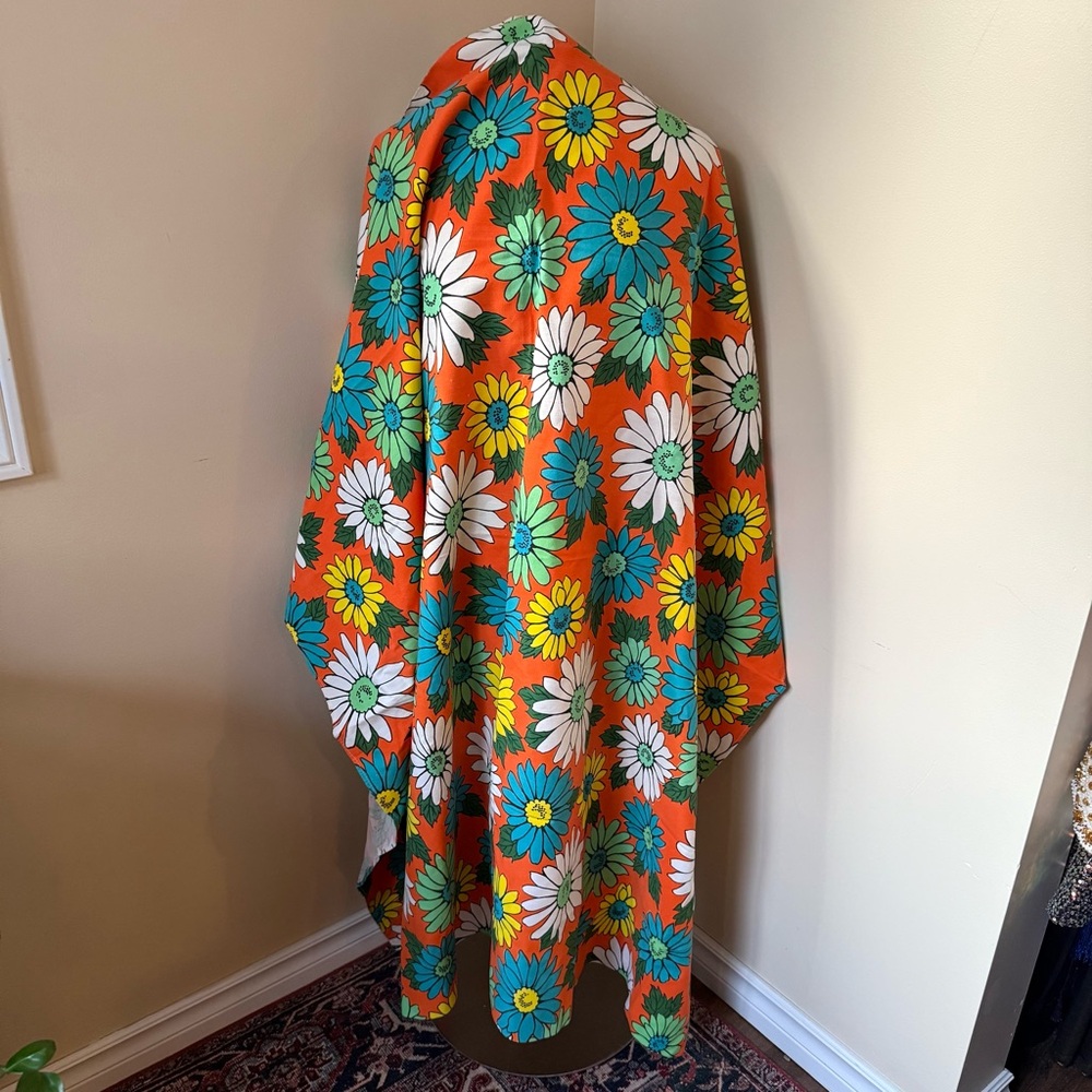 1960s Flower Power‎ Linen